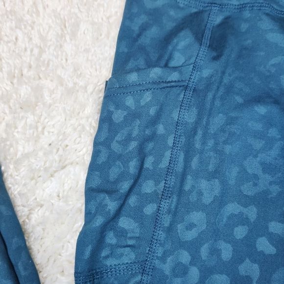 High Waisted Leopard Print Teal Athletic Leggings NWT - Picture 7 of 10